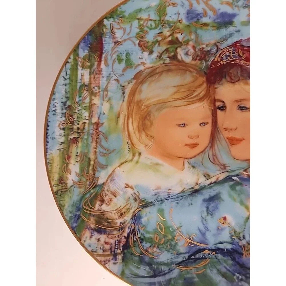 EDNA HIBEL 1991 Mother’s Day Porcelain VINTAGE Plate 8.5”